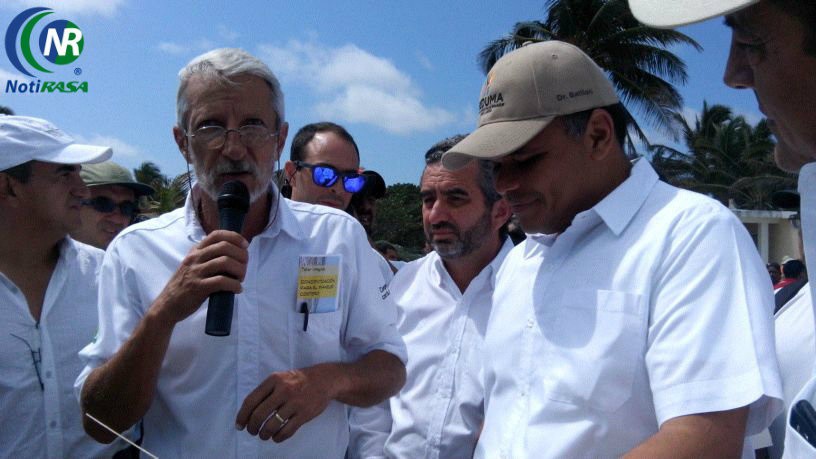 El gobernador Rolando Zapata supervisó trabajos en la zona costera El gobernador Rolando Zapata supervisó trabajos en la zona costera