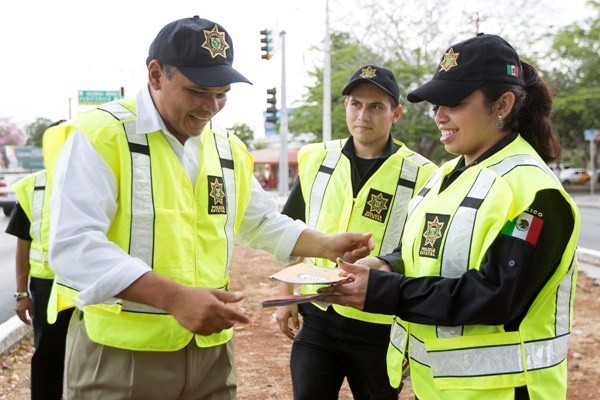 El Gobernador acompañó al grupo de Escudo Operativo vacacional El Gobernador acompañó al grupo de Escudo Operativo vacacional