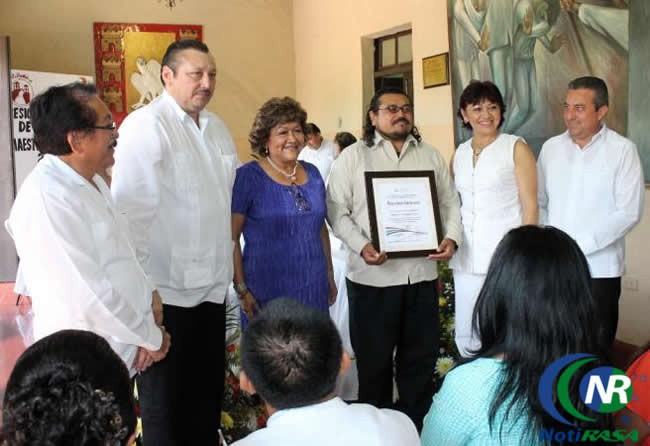 Buscan en Valladolid al Maestro Distinguido del Año 2014 Buscan en Valladolid al Maestro Distinguido del Año 2014
