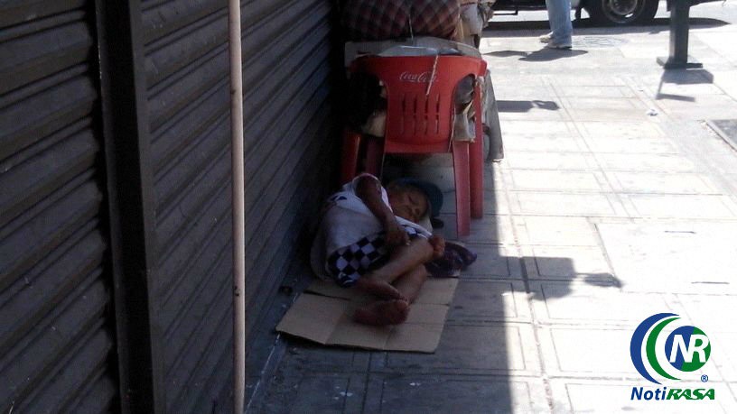 "Yaya", una mujer que convirtió la calle en su hogar "Yaya", una mujer que convirtió la calle en su hogar