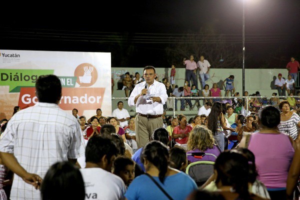 Dialoga Gobernador con vecinos del sur de Mérida Dialoga Gobernador con vecinos del sur de Mérida