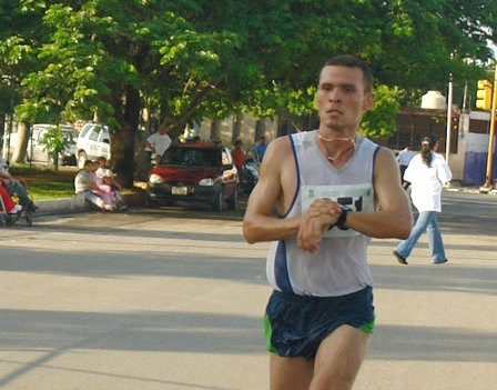 Enrique Cerón y Alondra Cupul triunfan en la 2ª. carrera "Por la Niñez de Yucatán" Enrique Cerón y Alondra Cupul triunfan en la 2ª. carrera "Por la Niñez de Yucatán"