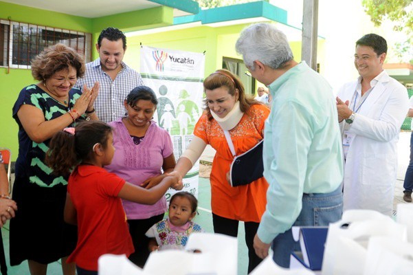 Entregan auxiliares auditivos a menores de escasos recursos Entregan auxiliares auditivos a menores de escasos recursos