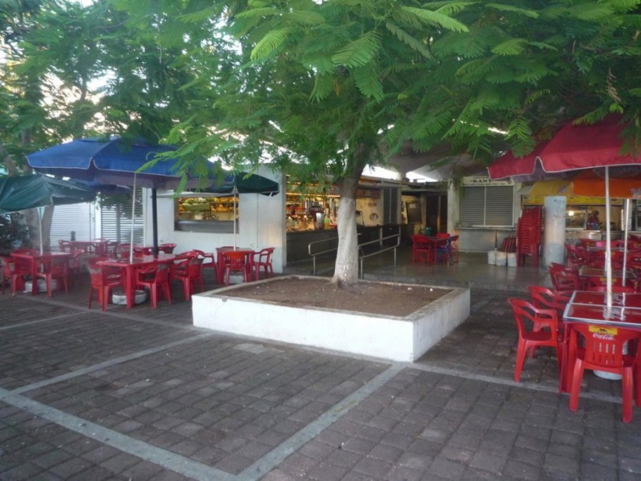 Fuerte pestilencia en el mercado de Santa Ana aleja a clientes Fuerte pestilencia en el mercado de Santa Ana aleja a clientes
