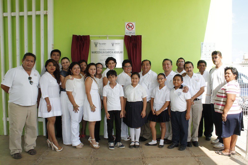 Bautizan a una primaria de ciudad Caucel Bautizan a una primaria de ciudad Caucel