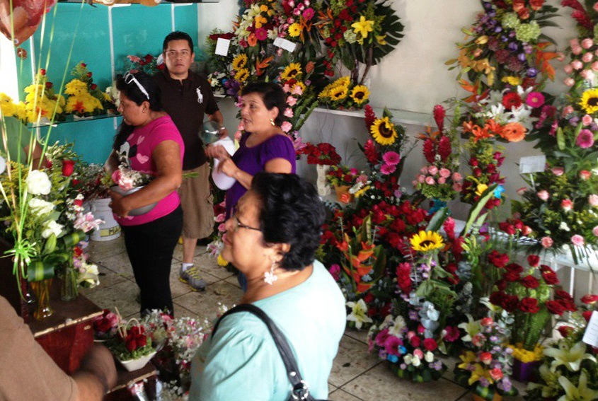 Florerías incrementan sus ventas en un 300% por el 10 de mayo Florerías incrementan sus ventas en un 300% por el 10 de mayo