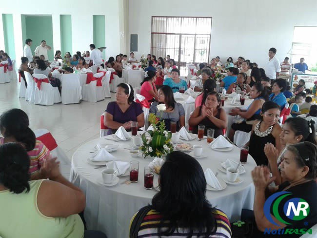 Festejan a las mamás tizimileñas Festejan a las mamás tizimileñas