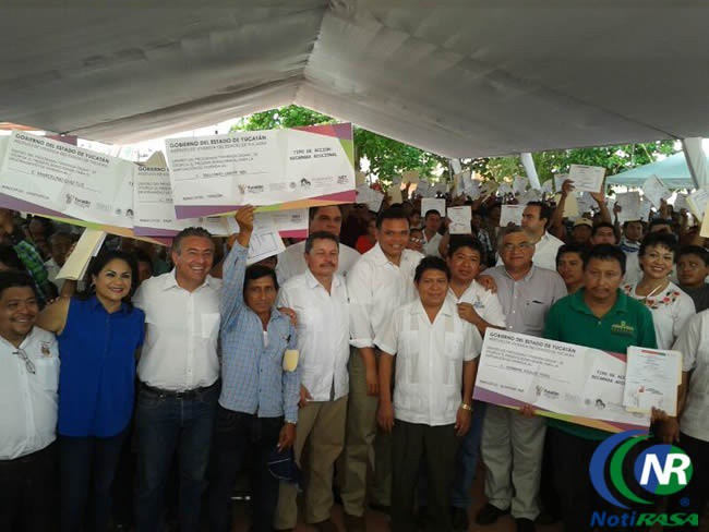 Gobernador entrega insumos agropecuarios y bonos de vivienda en el Oriente Gobernador entrega insumos agropecuarios y bonos de vivienda en el Oriente
