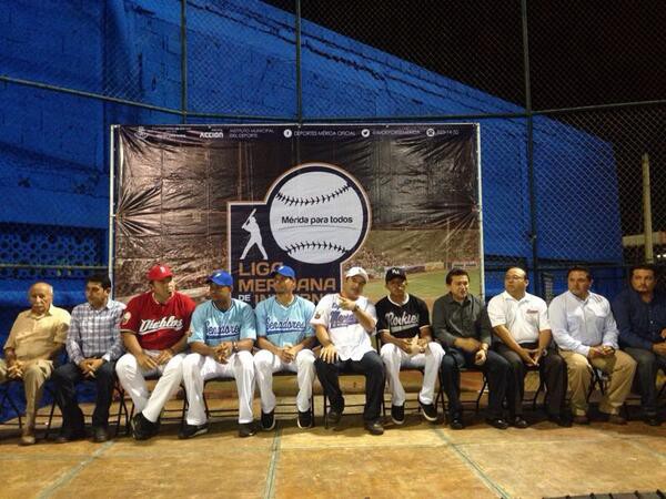Arrancó el jueves por la noche la Liga Meridana de Béisbol Arrancó el jueves por la noche la Liga Meridana de Béisbol
