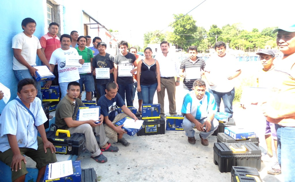 Concluyen 20 jóvenes curso para el autoempleo en el municipio de Abalá Concluyen 20 jóvenes curso para el autoempleo en el municipio de Abalá
