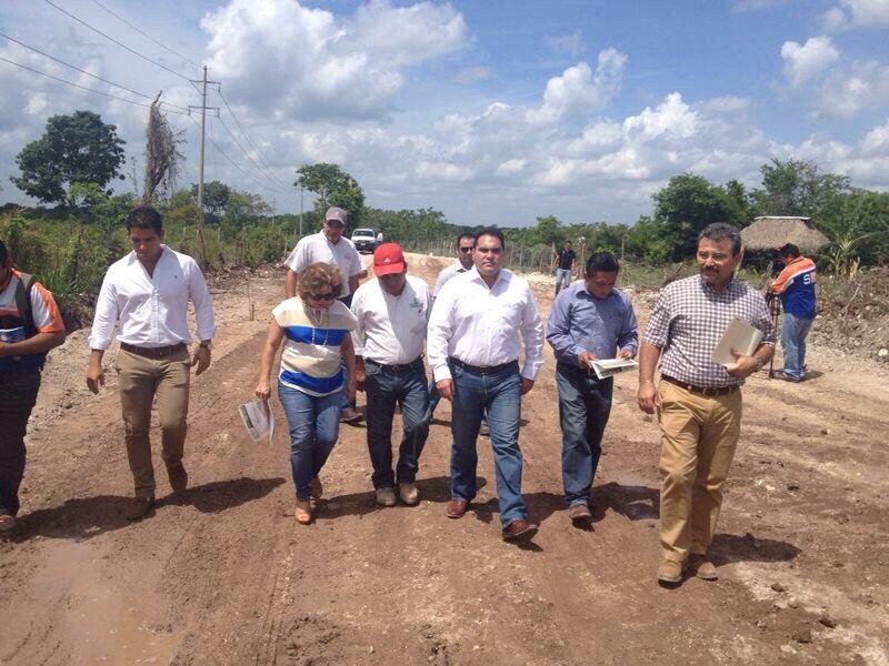 Delegado de la CDI constata avances de la vía Tizimín-Chenkekén Delegado de la CDI constata avances de la vía Tizimín-Chenkekén