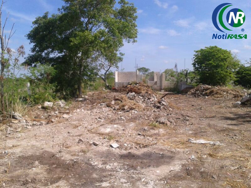 Construyen una casa en plena calle Construyen una casa en plena calle