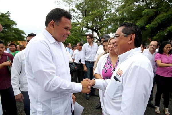 "Dolosas" declaraciones sobre sueldos de casi 200 mil pesos a profesores "Dolosas" declaraciones sobre sueldos de casi 200 mil pesos a profesores