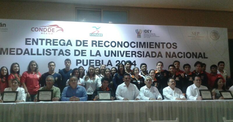"Me les adelanté" sorprende Gobernador a medallistas "Me les adelanté" sorprende Gobernador a medallistas