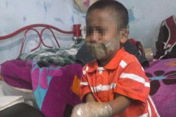 La abuela fue quien exhibió al niño amarrado con cinta canela en redes sociales La abuela fue quien exhibió al niño amarrado con cinta canela en redes sociales
