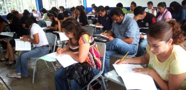 20,787 maestros de 4º. , 5º. Y 6º año tendrán que presentar nuevo examen 20,787 maestros de 4º. , 5º. Y 6º año tendrán que presentar nuevo examen