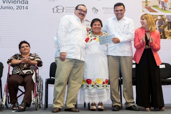 Entregan apoyos para viviendas en Yucatán Entregan apoyos para viviendas en Yucatán