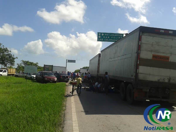Liberan carreteras bloqueadas en puertos del Oriente Liberan carreteras bloqueadas en puertos del Oriente