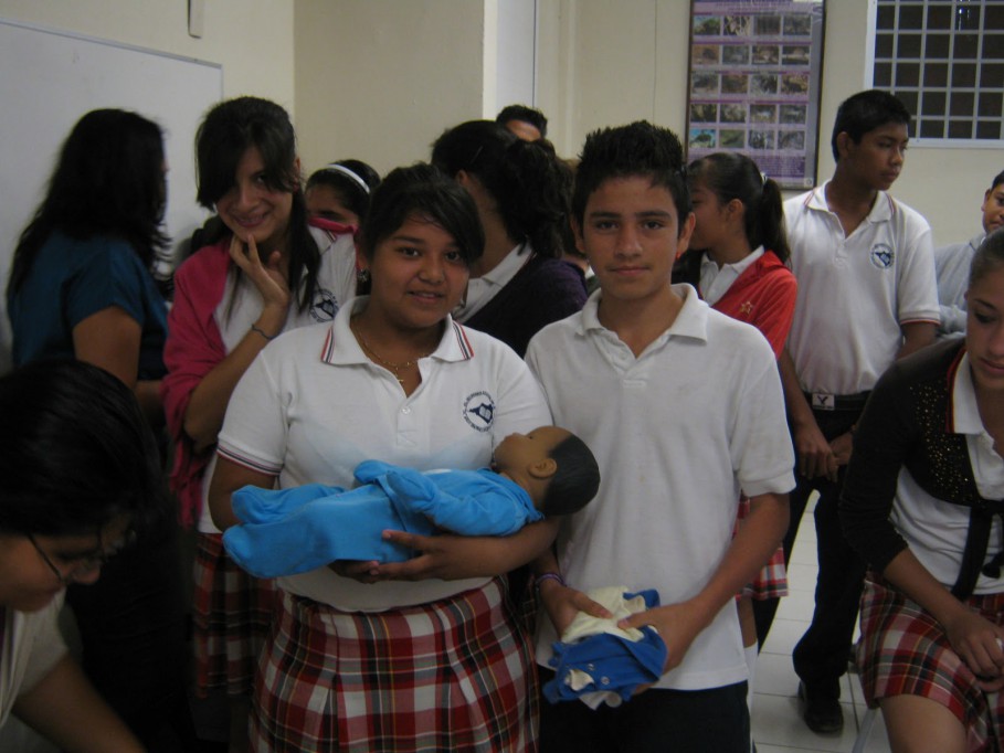 Con “Bebés electrónicos” buscan hacer conciencia en jóvenes Con “Bebés electrónicos” buscan hacer conciencia en jóvenes