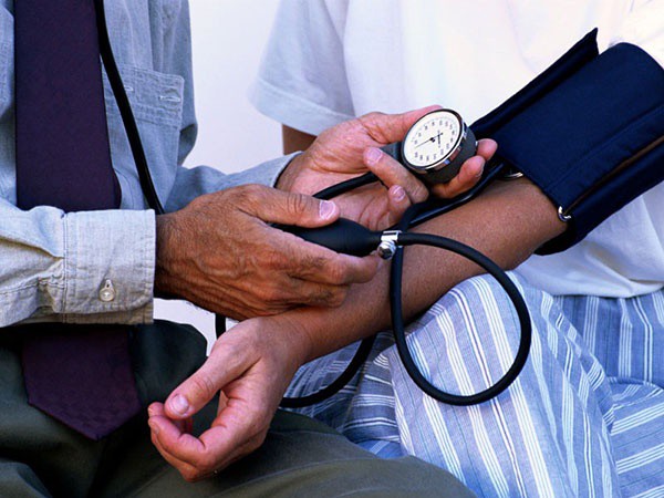 Si padece de hipotensión consulte con su médico para descartar complicaciones: aconseja experto del IMSS Si padece de hipotensión consulte con su médico para descartar complicaciones: aconseja experto del IMSS