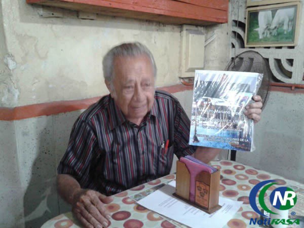 Presentan libro “Cenote, grutas y lagunas de la Península de Yucatán” Presentan libro “Cenote, grutas y lagunas de la Península de Yucatán”