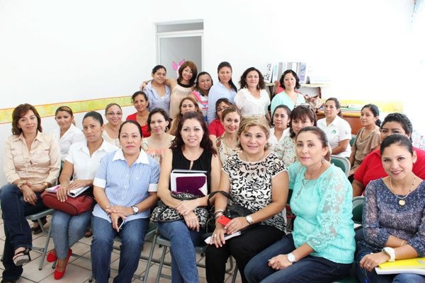 Capacitan a maestras de Cendis en el Modelo de Atención con Enfoque Integral Capacitan a maestras de Cendis en el Modelo de Atención con Enfoque Integral