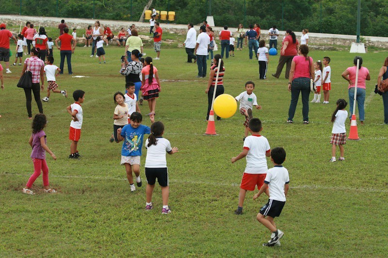 Deporte y convivencia familiar en el "Futbolito recreativo" Deporte y convivencia familiar en el "Futbolito recreativo"