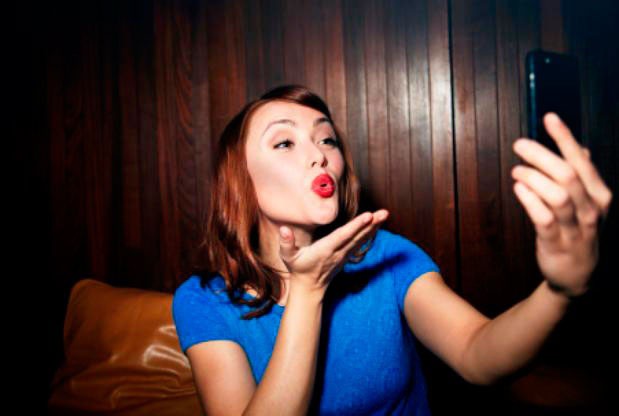 Según un estudio, los adictos al selfie tienen poca actividad sexual Según un estudio, los adictos al selfie tienen poca actividad sexual