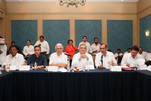 Sesiona Consejo Consultivo para el Desarrollo Económico de Yucatán Sesiona Consejo Consultivo para el Desarrollo Económico de Yucatán