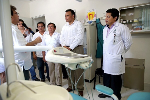 El Gobernador entrega obras en beneficio de los habitantes de Peto El Gobernador entrega obras en beneficio de los habitantes de Peto