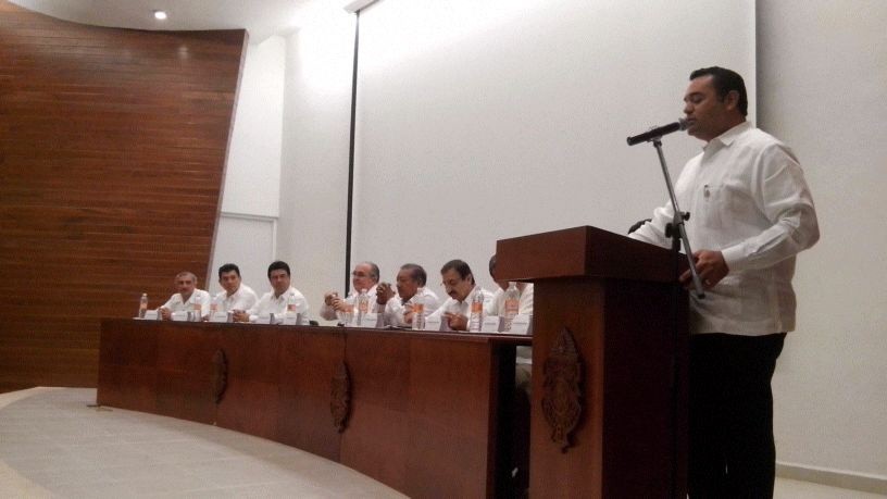 El alcalde Renán Barrera presume sus principales obras a dos años de su elección El alcalde Renán Barrera presume sus principales obras a dos años de su elección