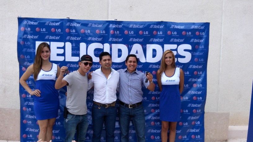 Telcel entrega dos autos último modelo Telcel entrega dos autos último modelo
