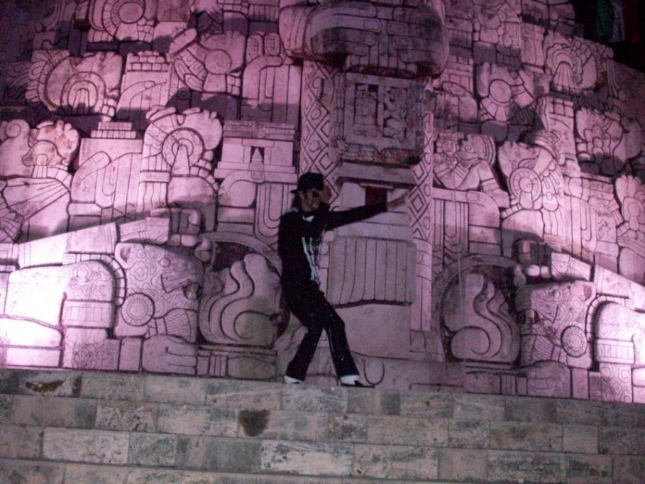 Con Michael Jackson ayudarán a una asociación yucateca Con Michael Jackson ayudarán a una asociación yucateca