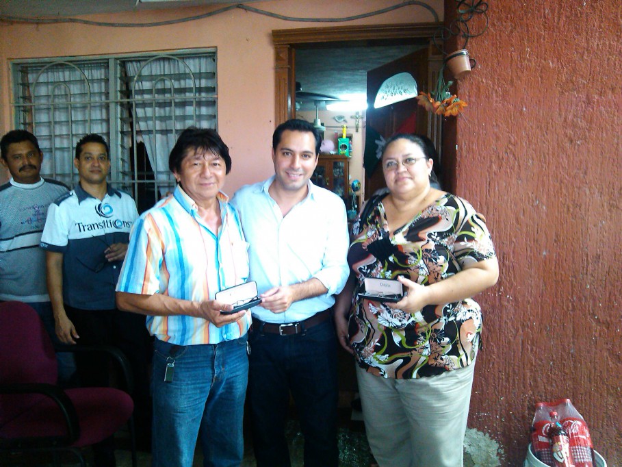 El programa “Ver bien con Vila” llega a la colonia Juan Pablo II El programa “Ver bien con Vila” llega a la colonia Juan Pablo II