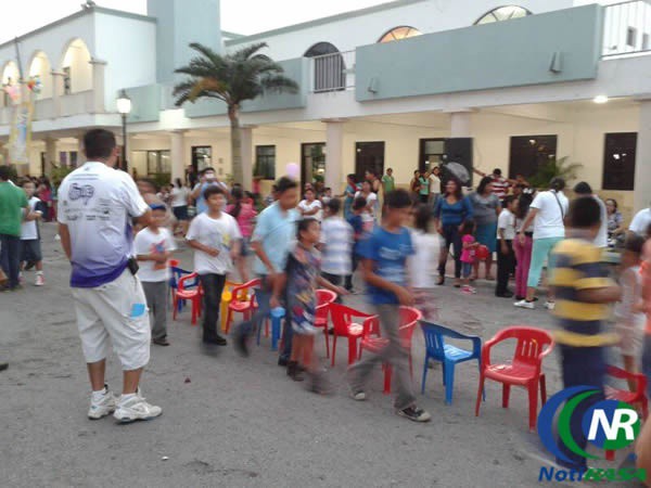 Niños se divierten en ‘Adiós a las clases’, en Tizimín. Niños se divierten en ‘Adiós a las clases’, en Tizimín.