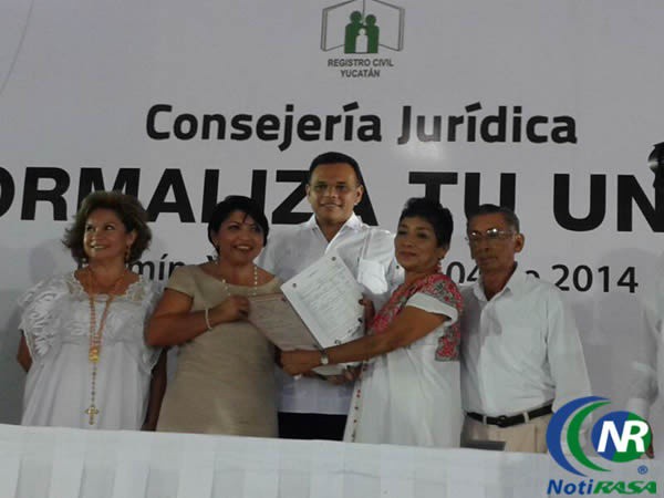 1370 Parejas dejan el concubinato y se casan en Tizimín