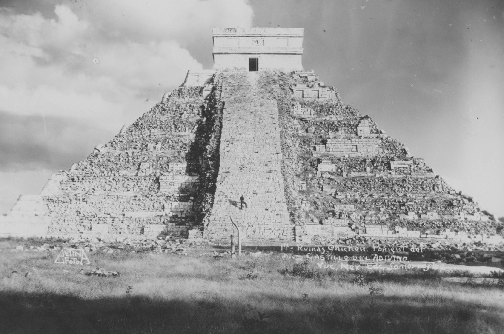 Museo de Washington dona fotografías a la Biblioteca Yucatanense Museo de Washington dona fotografías a la Biblioteca Yucatanense