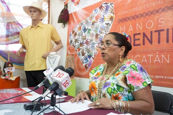 Presentan tercer concurso estatal de artesanías 2014 "Manos con Identidad" Presentan tercer concurso estatal de artesanías 2014 "Manos con Identidad"