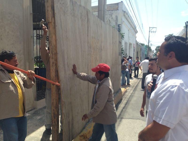 Renán Barrera supervisó la restauración de fachadas del Centro Histórico Renán Barrera supervisó la restauración de fachadas del Centro Histórico