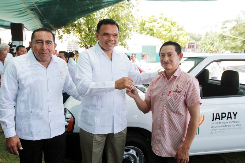 Entregan mobiliario y equipo a la Japay por 3.5 mdp Entregan mobiliario y equipo a la Japay por 3.5 mdp