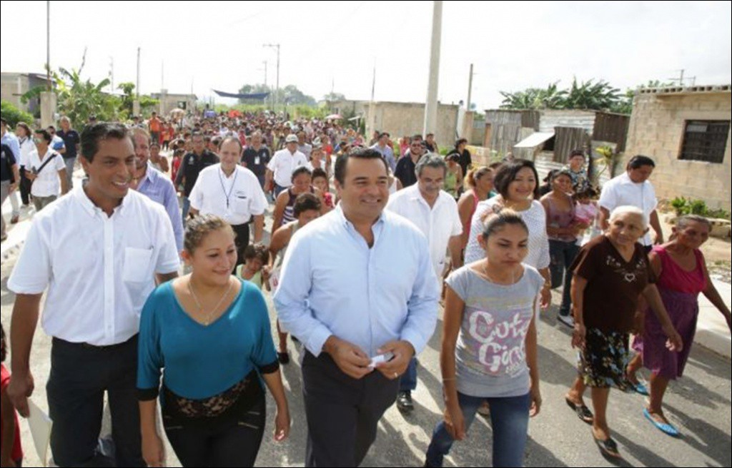 Invierten casi 7 millones de pesos en la colonia Emiliano Zapata Sur III Invierten casi 7 millones de pesos en la colonia Emiliano Zapata Sur III