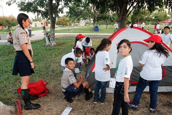 Cientos de niños acampan en Paseo Verde Cientos de niños acampan en Paseo Verde