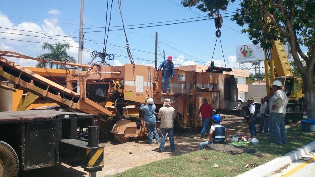 Reportan incidente en maquinaria que realizaba trabajos en calles del campestre Reportan incidente en maquinaria que realizaba trabajos en calles del campestre
