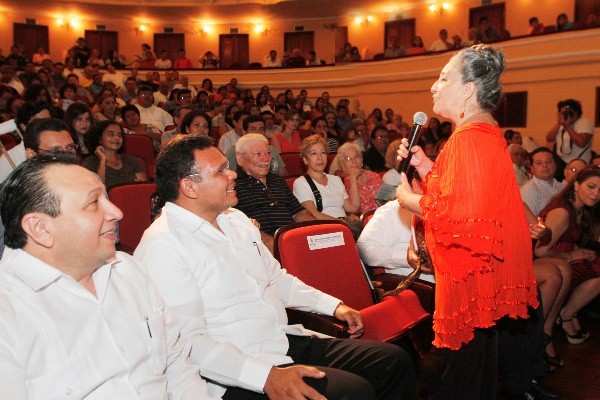 Inicia en Yucatán la fiesta del teatro en honor al dramaturgo Wilberto Cantón Inicia en Yucatán la fiesta del teatro en honor al dramaturgo Wilberto Cantón