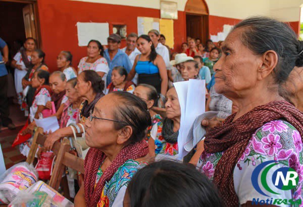 Entregan apoyos a abuelitos en comisarías de Valladolid Entregan apoyos a abuelitos en comisarías de Valladolid