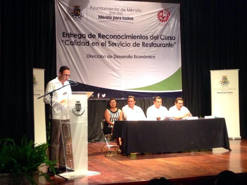 El Ayuntamiento promueve la capacitación del sector restaurantero El Ayuntamiento promueve la capacitación del sector restaurantero