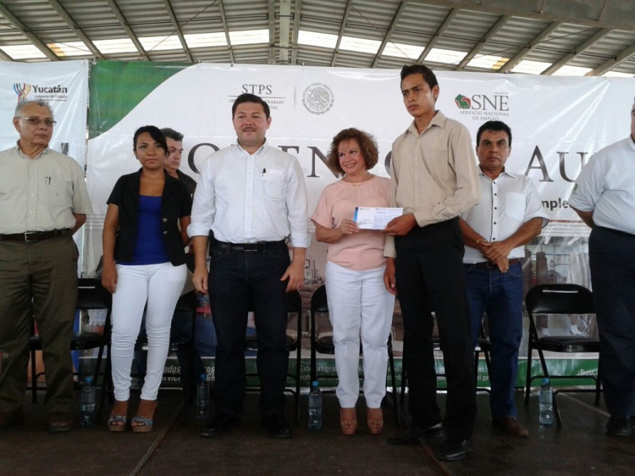 Entregan en Tizimín equipos de fomento al autoempleo Entregan en Tizimín equipos de fomento al autoempleo