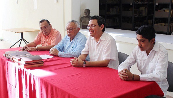 Donan obras a la biblioteca yucatense Donan obras a la biblioteca yucatense
