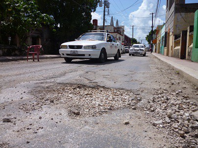 VALLADOLID: Problemas con los baches. VALLADOLID: Problemas con los baches.