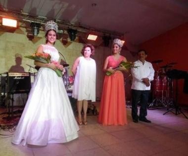 Ganaderos tizimileños coronan a su reina Ganaderos tizimileños coronan a su reina